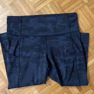 Lululemon Fast and Free Crop II 19" Sz 10